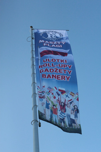 Flaga reklamowa o wymiarach 150 x 600 cm