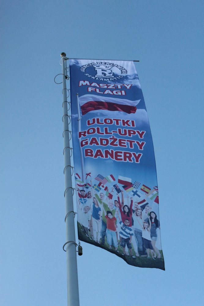 Flaga reklamowa o wymiarach 150 x 600 cm