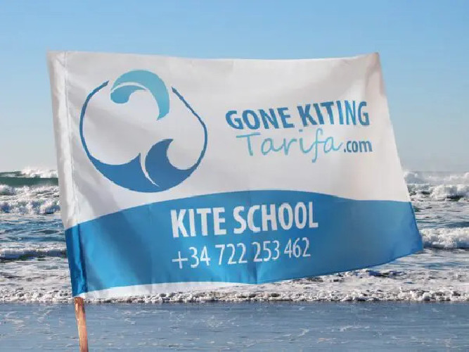 Flaga reklamowa na drzewiec  110 x 70 cm