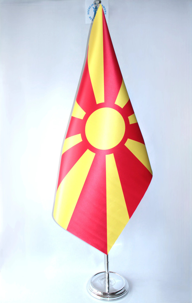 Flaga reklamowa atłasowo – satynowa dwustronna flaga Macedonii o wymiarach 100×160 cm
