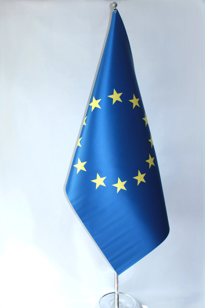 Flaga reklamowa atłasowo – satynowa dwustronna flaga Unii Europejskiej o wymiarach 100×160 cm