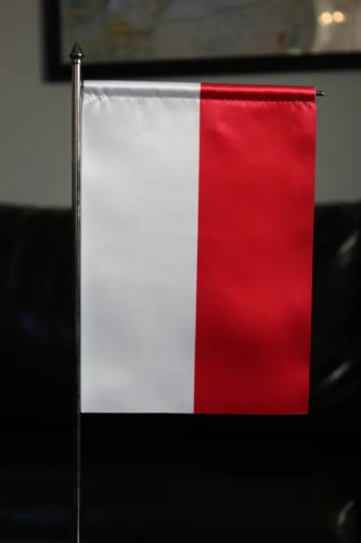 Stojaczek na biurko z ramieniem