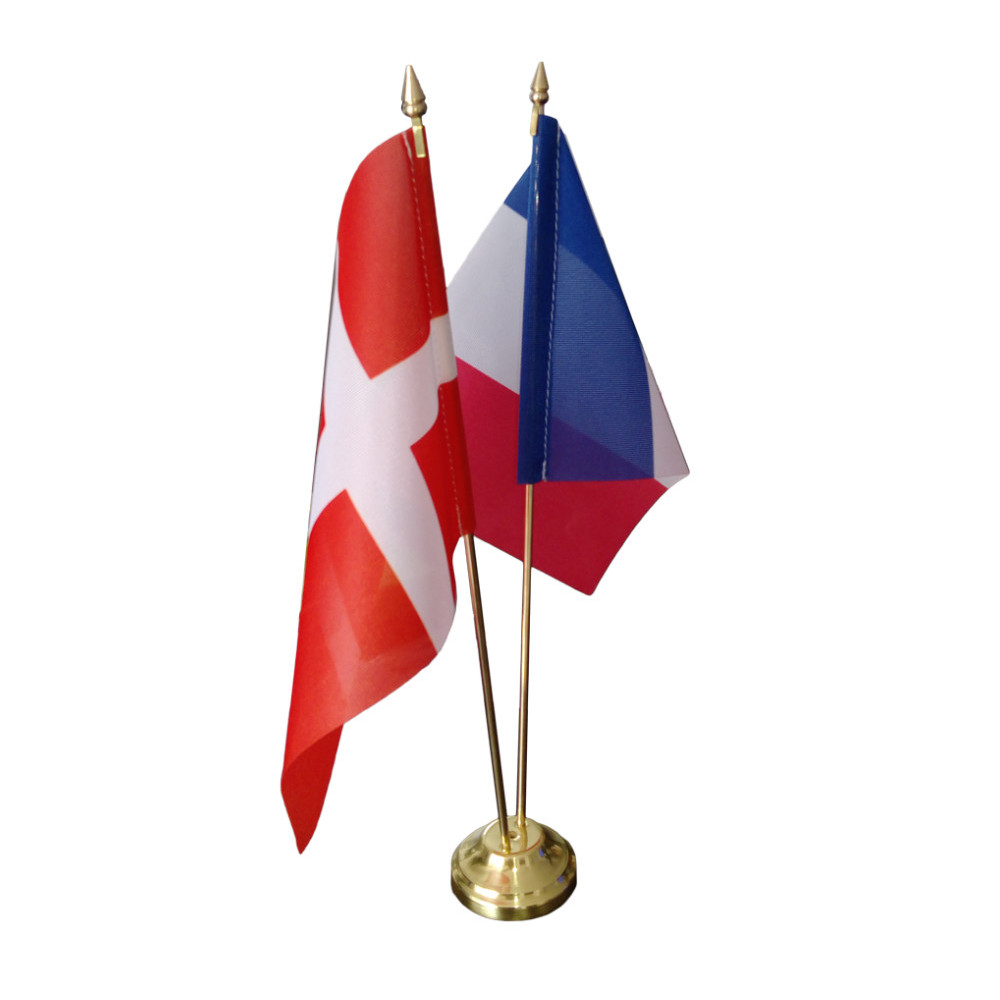 Stojaczek na proporczyk 2 – ramienny złoty klasyczny