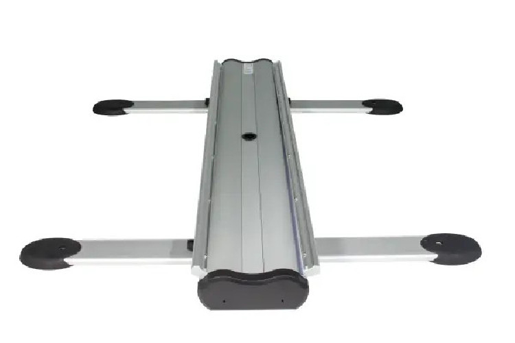 Rollup Thunder na zewnątrz