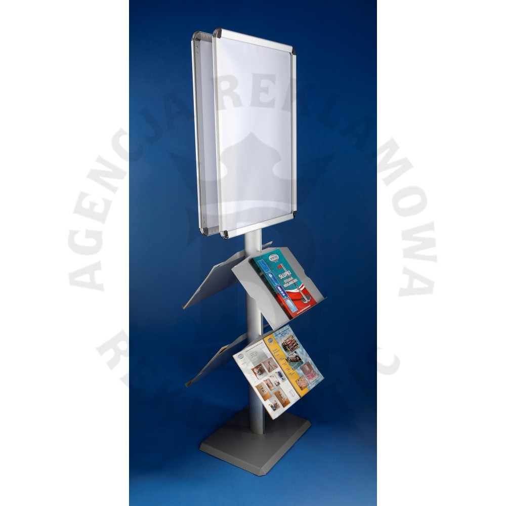 Stojak na plakat B2 wyposażony w kieszenie na ulotki A4, A3