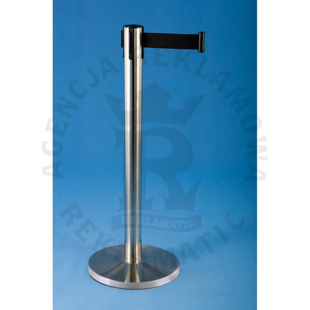 Słupek odgradzający z  czarną taśmą 2,7m ze stali nierdzewnej szczotkowanej