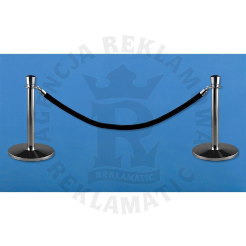 Niskie słupki odgradzające w kolorze srebrnym z głowicą i czarna lina (zestaw: 2 słupki + sznur)