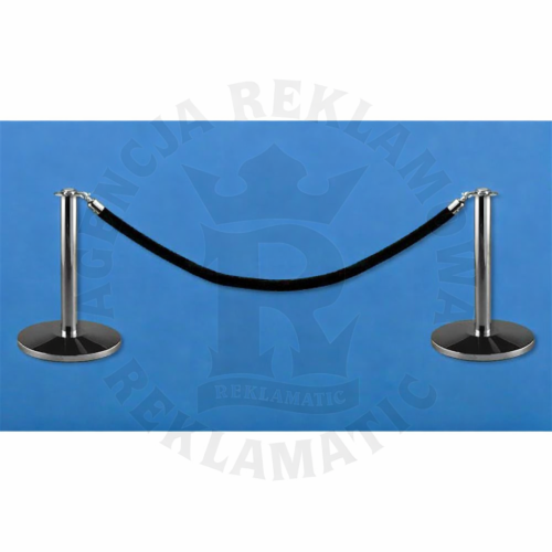 Niskie słupki odgradzające z czarną liną i niską głowicą (zestaw: 2 słupki + czarnym sznurem)