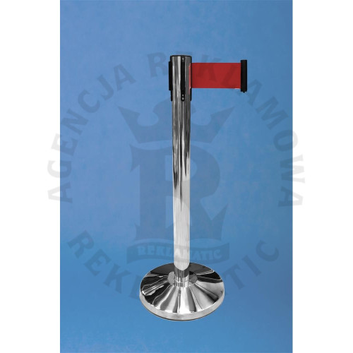 Słupek oddzielający z szeroką, czerwoną taśmą o długości 4 m