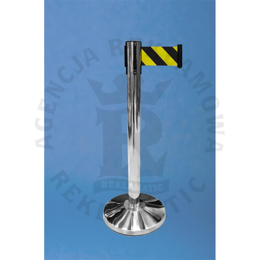 Słupek oddzielający z szeroką, żółto-czarną  taśmą o długości 4 m