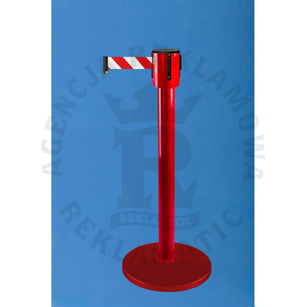 Czerwony słupek wygrodzeniowy z biało-czerwoną taśmą odgradzającą o długości do 10 m