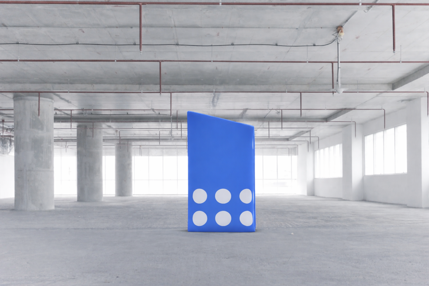 Modułowa ścianka reklamowa z funkcją prywatnej strefy