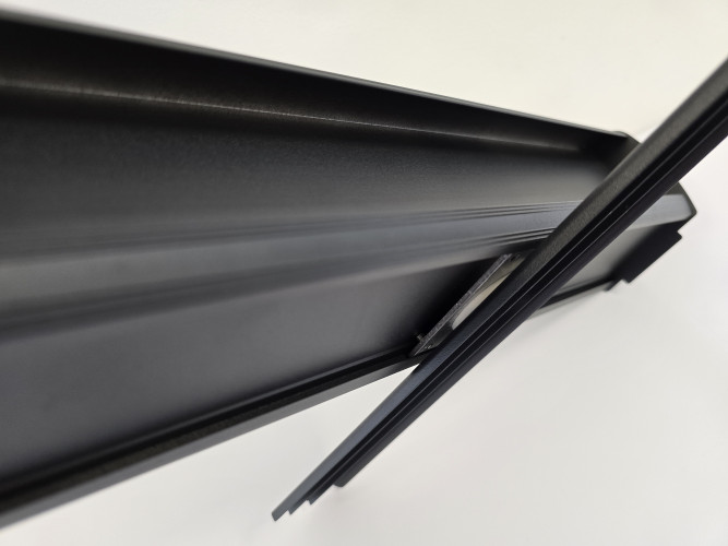 Czarna kaseta roll-upu 100 × 200 cm