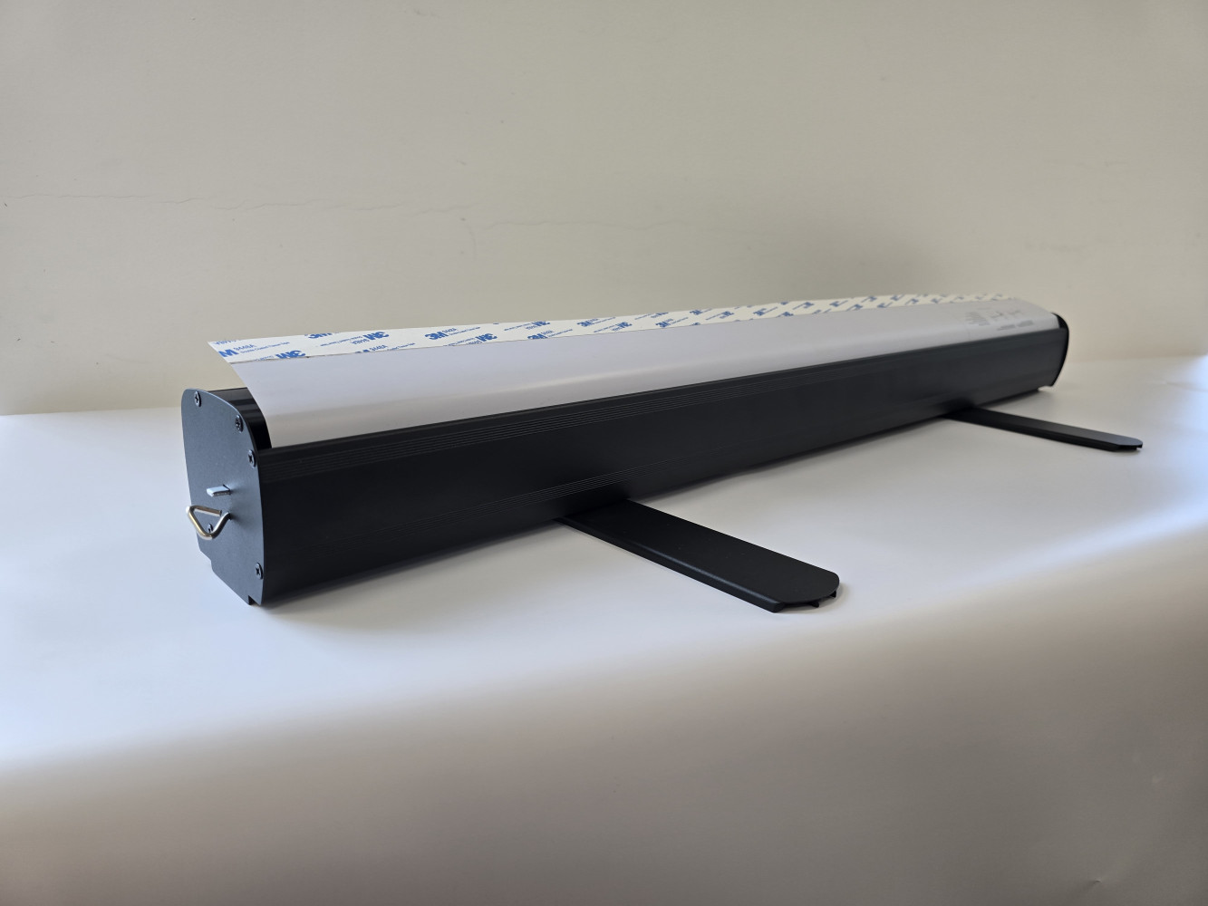 Czarna kaseta roll-upu 85 x 200 cm