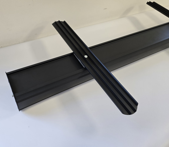 Czarna kaseta roll-upu 85 x 200 cm