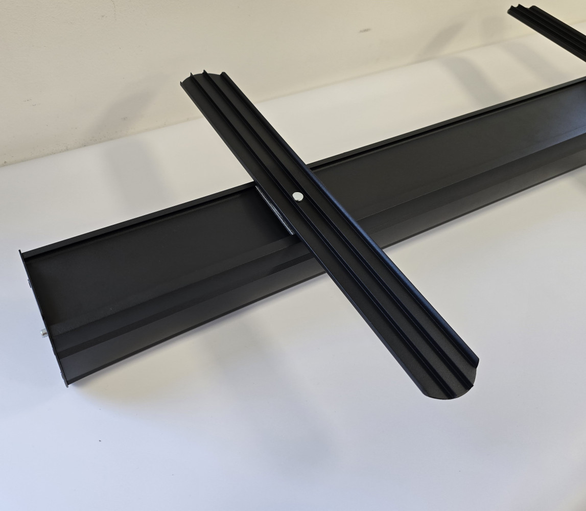 Czarna kaseta roll-upu 85 x 200 cm