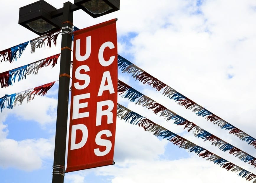 Flagi reklamowe z logo – pokaż się swoim klientom!